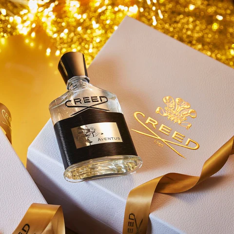 An image of the packaging of Creed Aventus perfume, one of the best men's perfumes